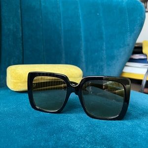 Glamorous Gucci Sunglasses 😎